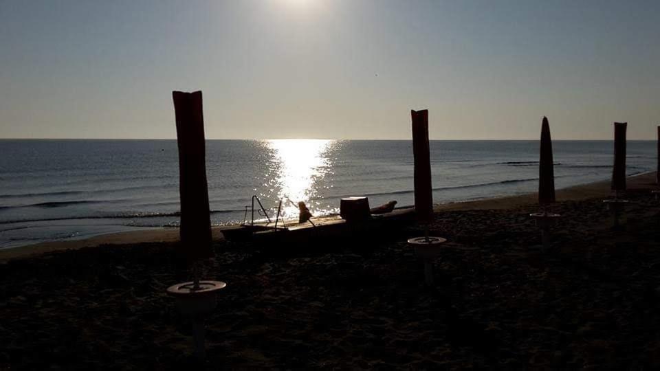 Baywatch Hotel Margherita Di Savoia Exterior foto