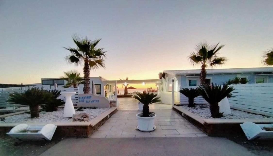 Baywatch Hotel Margherita Di Savoia Exterior foto