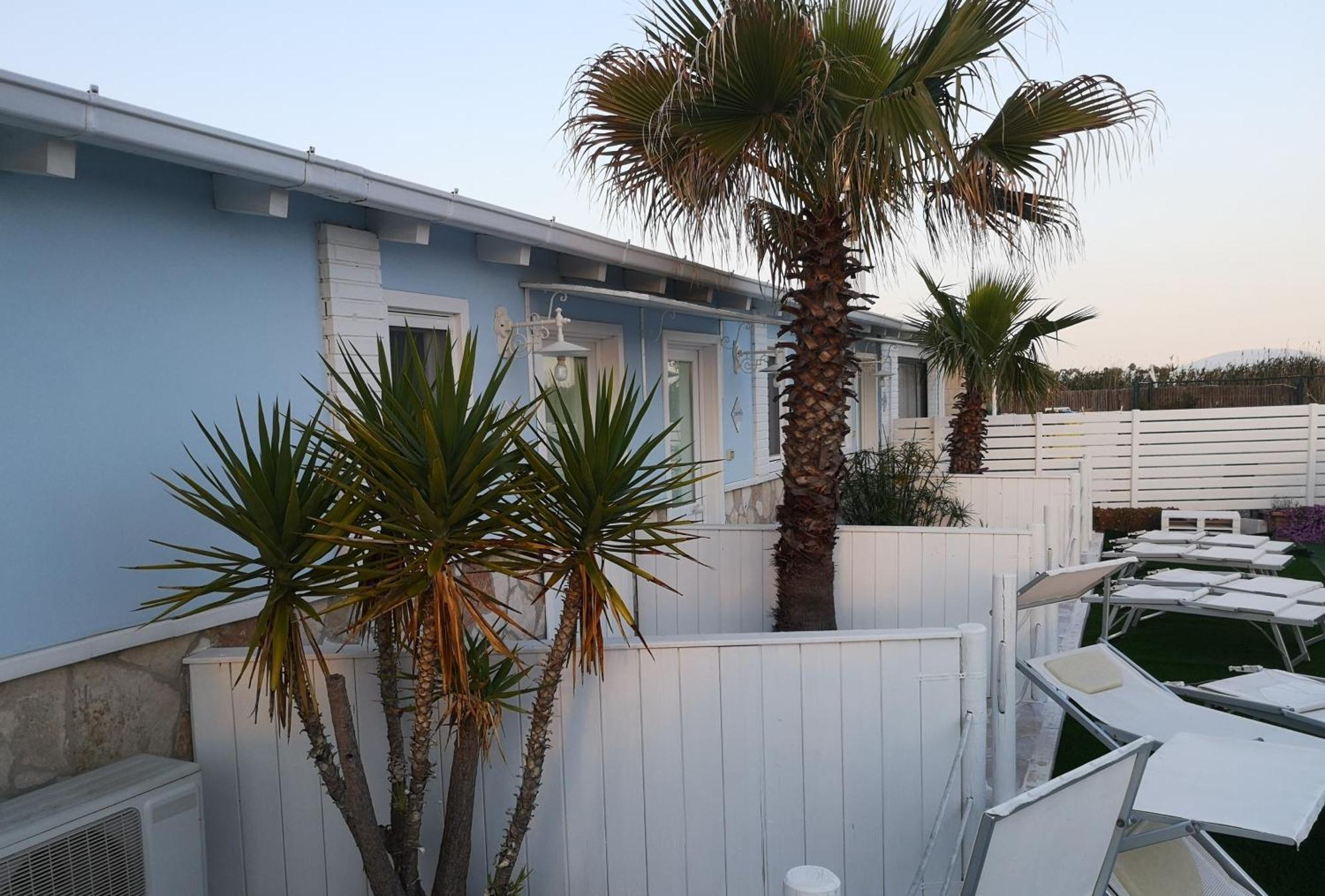 Baywatch Hotel Margherita Di Savoia Exterior foto